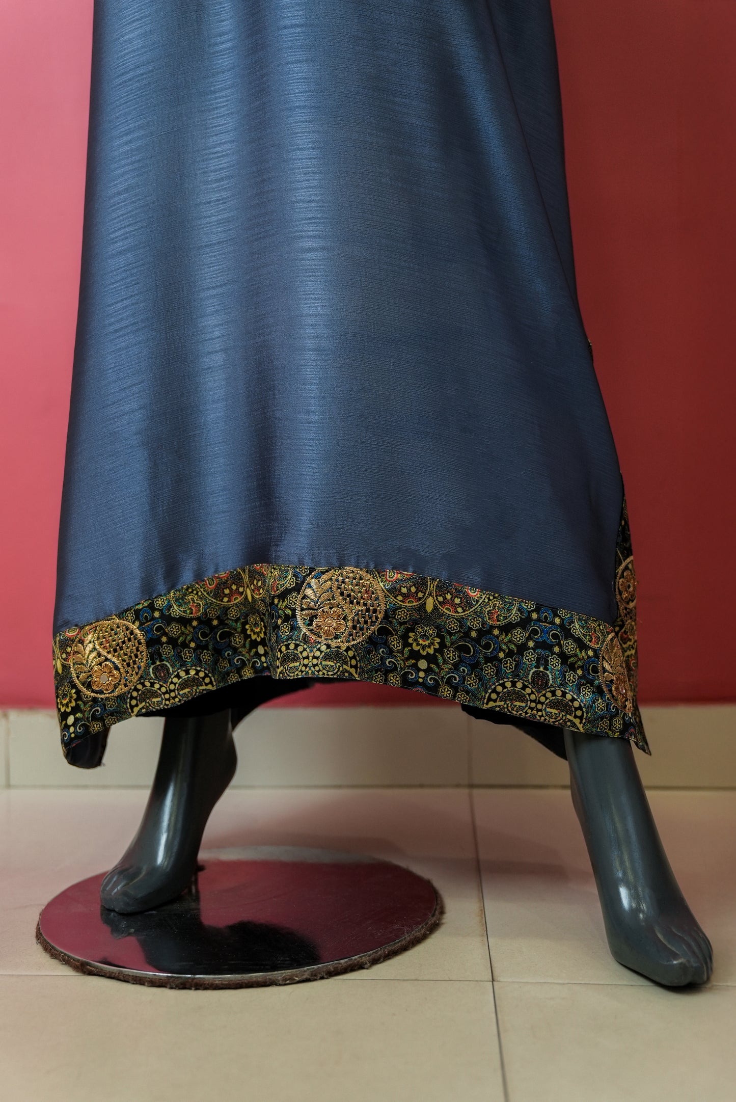 Sophisticated Elegance in Midnight Blue