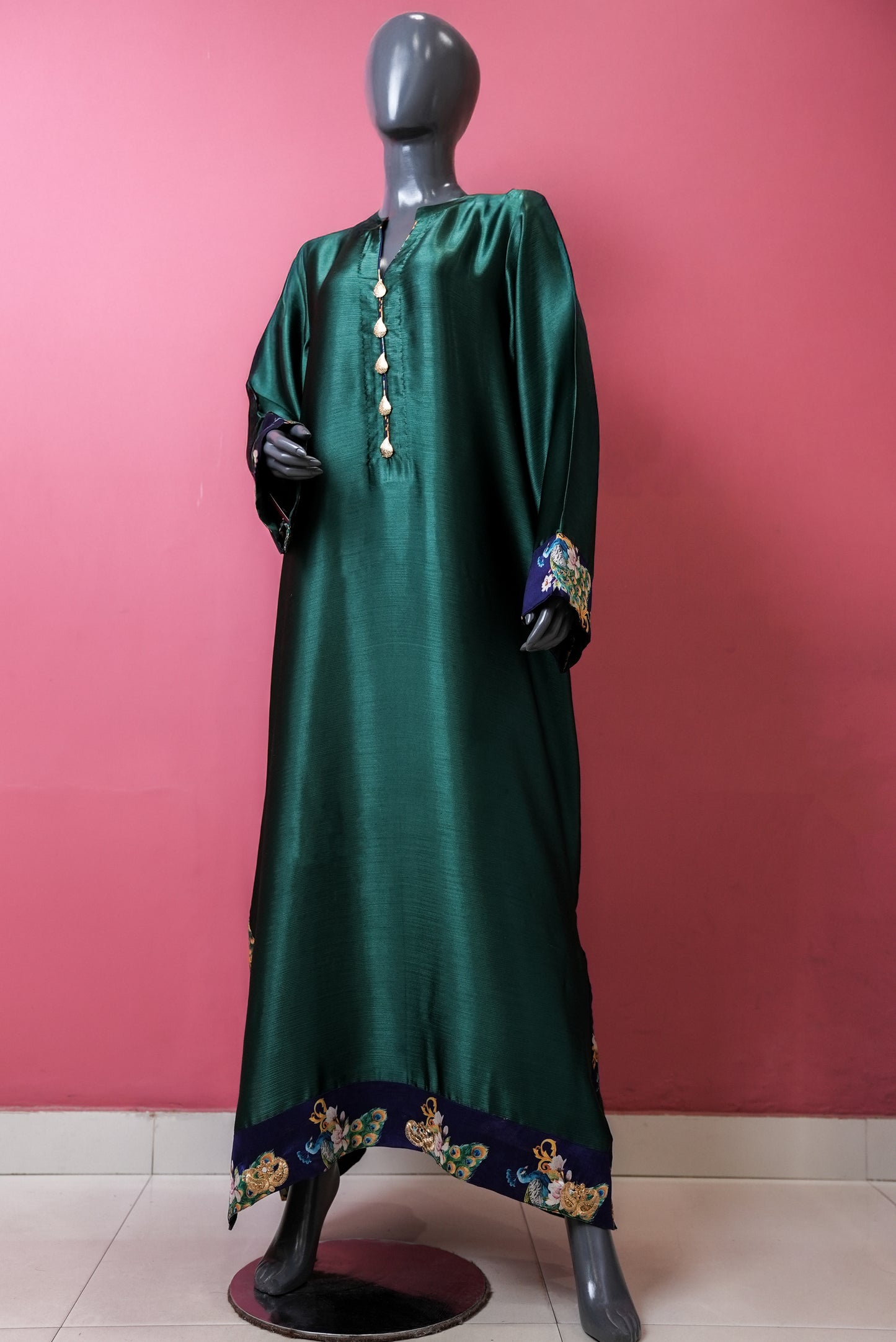 Regal Grace in Emerald Elegance