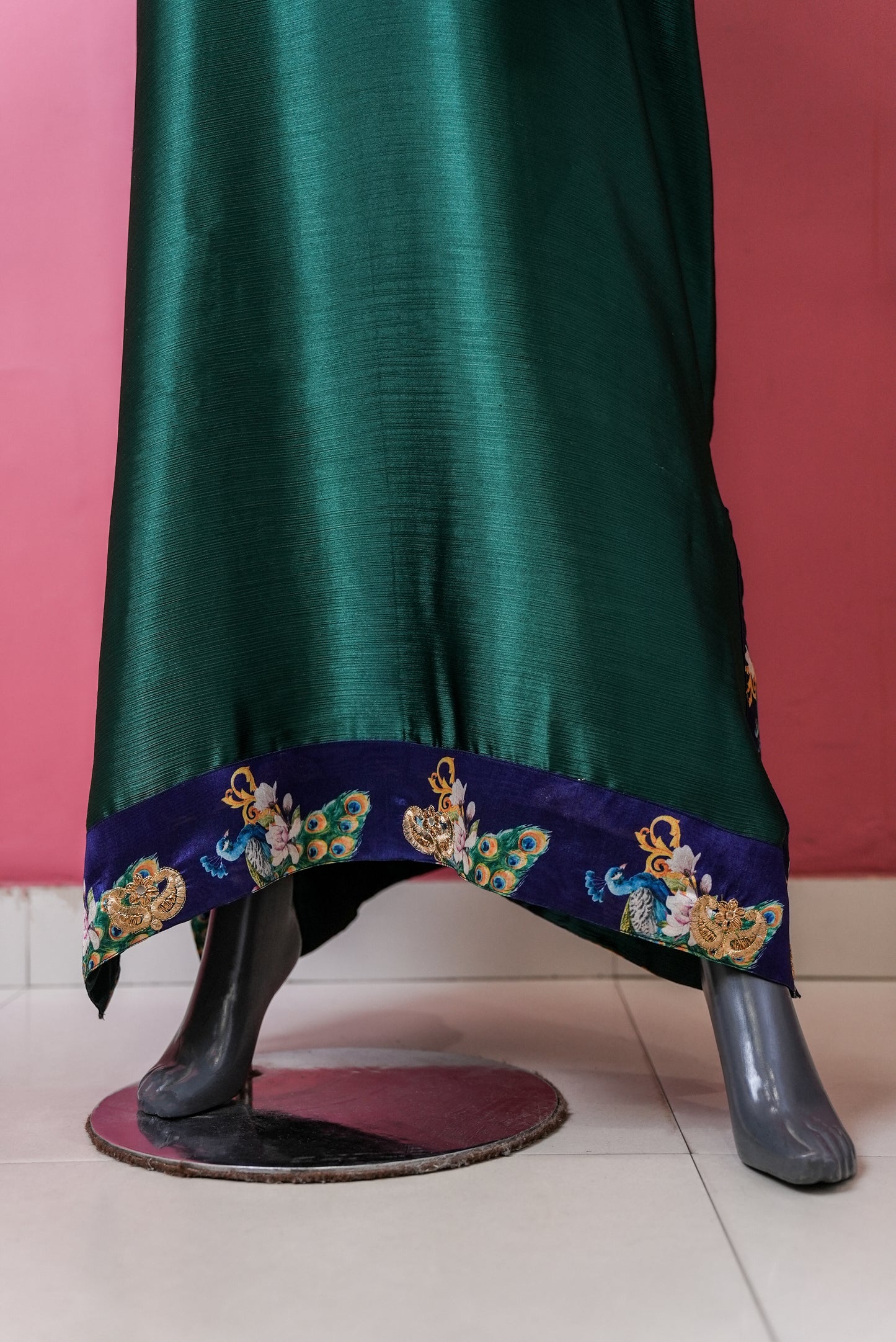 Regal Grace in Emerald Elegance