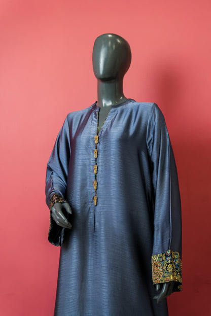 Sophisticated Elegance in Midnight Blue